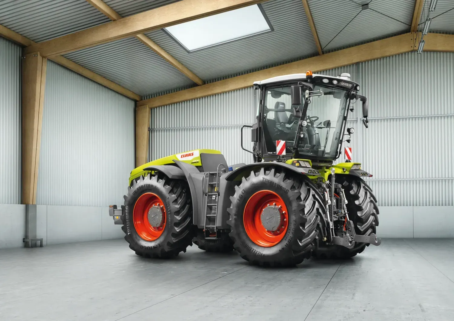 Вітрове скло для кабіни комбайна Claas: Mega, Lexion, Jaguar, Medion 00027144122 (1 отвір, кріплення)
